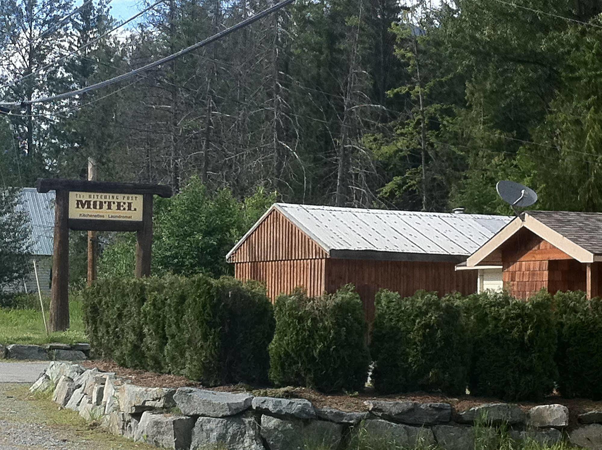 The Hitching Post Motel Pemberton Eksteriør billede