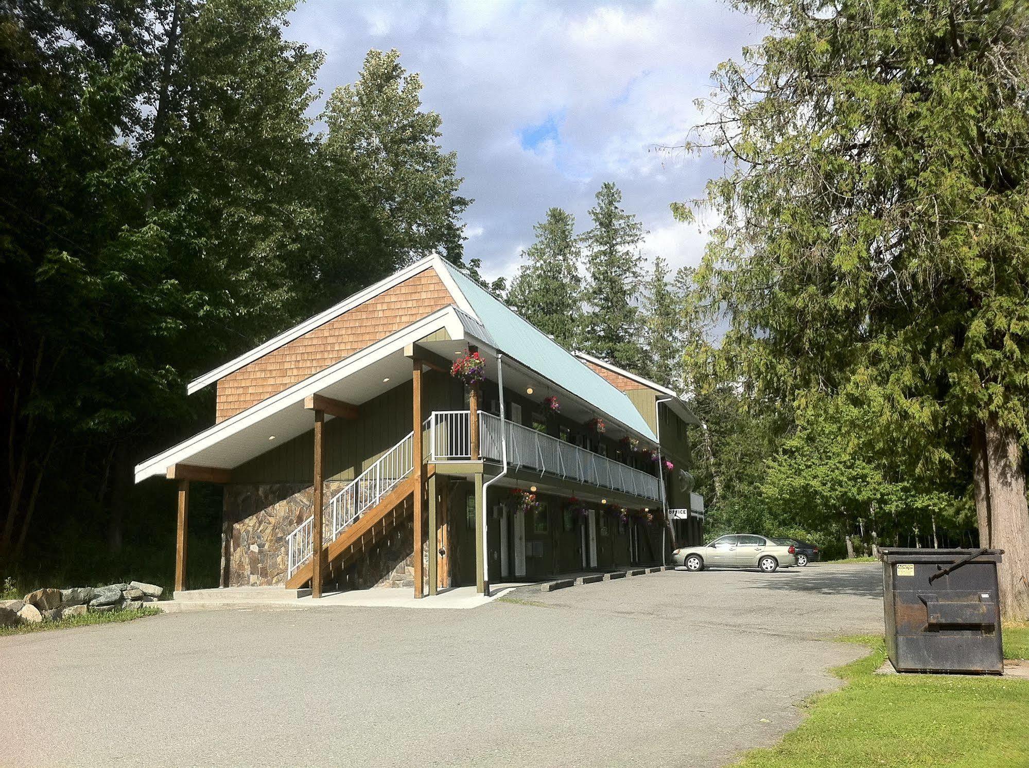 The Hitching Post Motel Pemberton Eksteriør billede