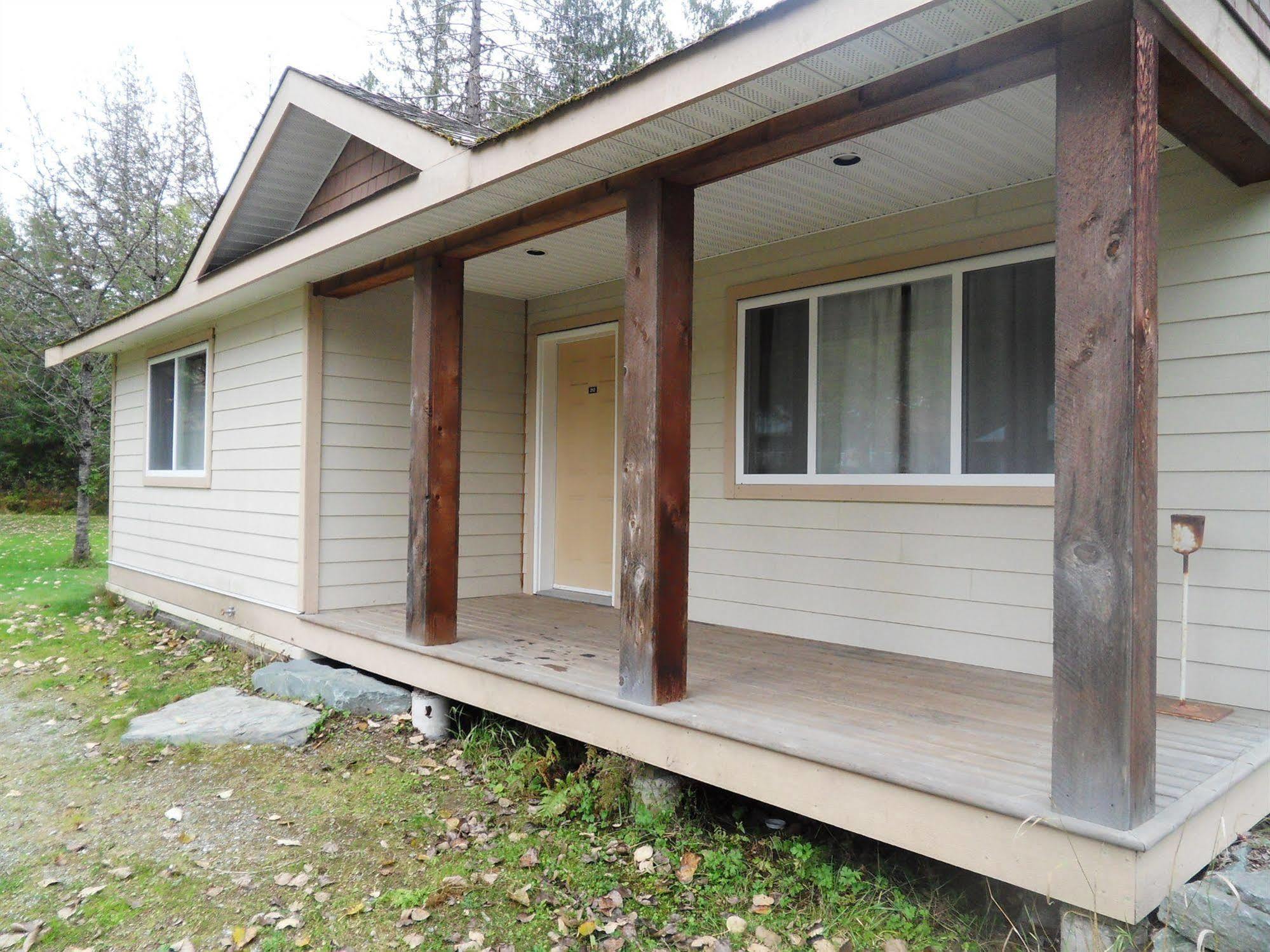 The Hitching Post Motel Pemberton Eksteriør billede