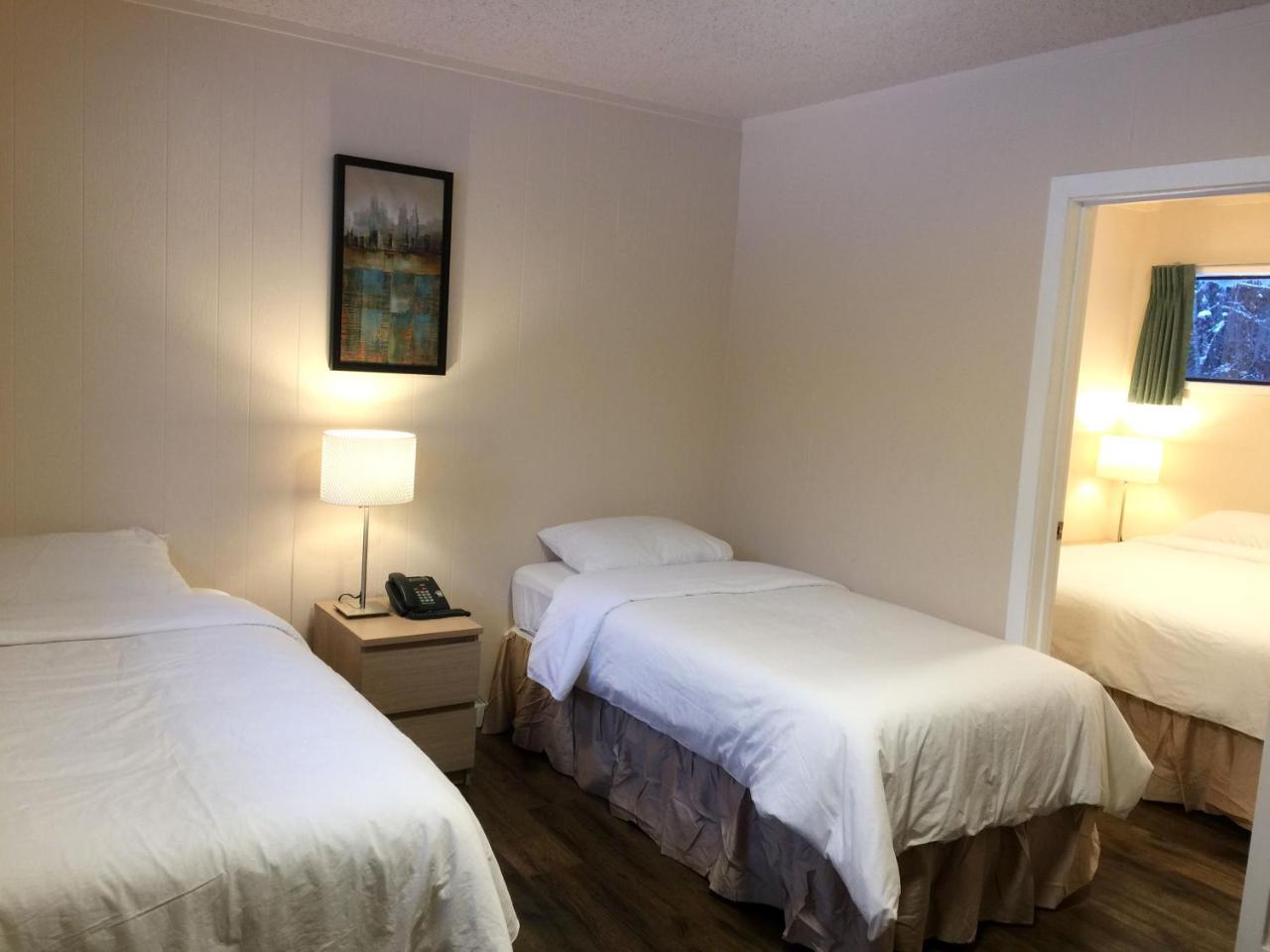 The Hitching Post Motel Pemberton Eksteriør billede